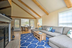 Chic Dover Home with Hot Tub 1 Mi to Golf!